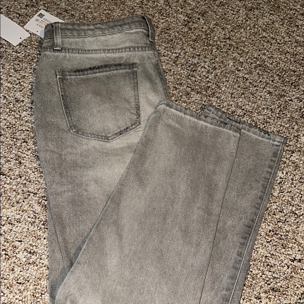 High Rise Mom Gray Ripped Jeans NWT - Picture 8 of 8
